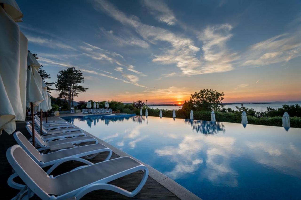 Eve Santa Marina Apartments II - Sea, Pools, Relax Sozopol Eksteriør bilde